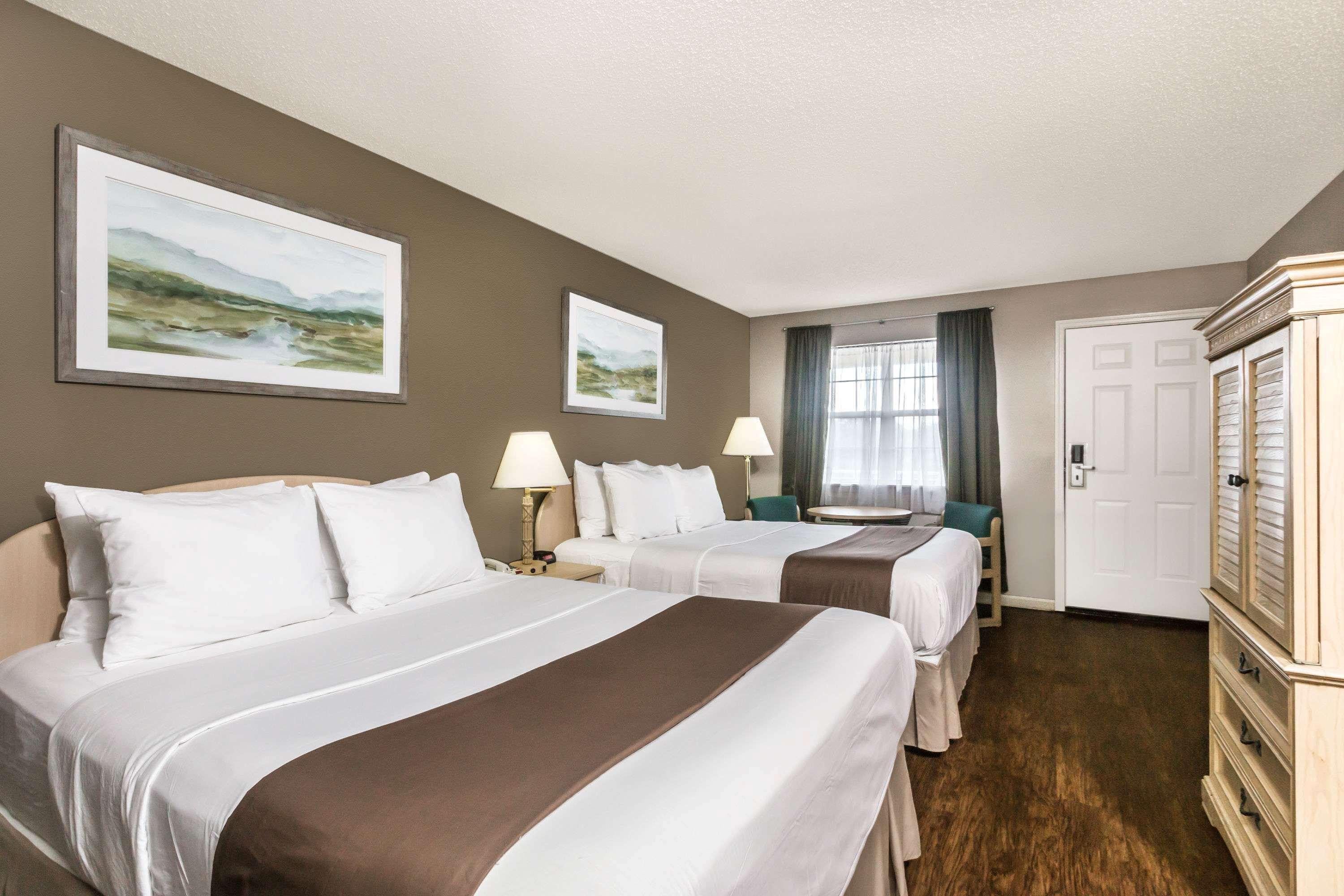 Hotel Super 8 By Wyndham Madison Extérieur photo