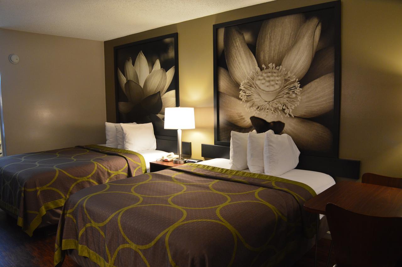 Hotel Super 8 By Wyndham Madison Extérieur photo