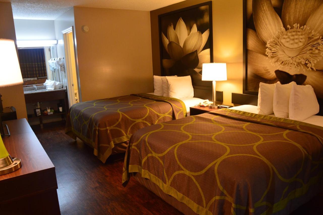 Hotel Super 8 By Wyndham Madison Extérieur photo